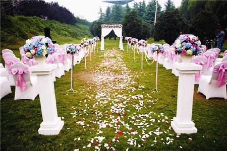 小型戶(hù)外婚禮